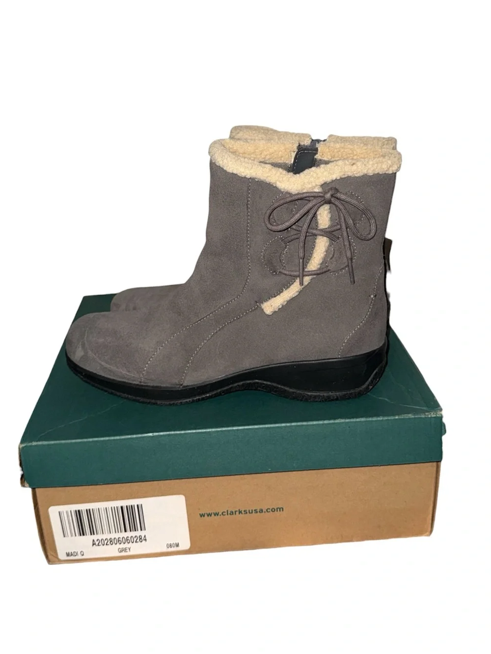 Clarks Gray Suede Shearling-Lined Winter Ankle Boots 8M w/ Box